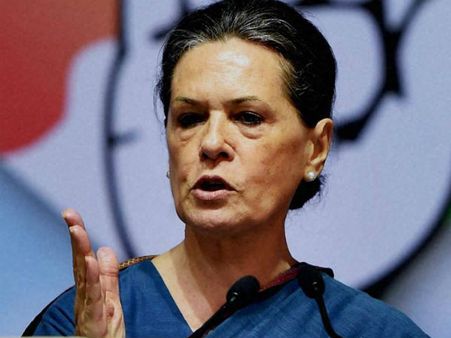 மதசார்பற்றதன்மை இல்லாமல் இந்தியாவே கிடையாது: சோனியா காந்தி தாக்கு