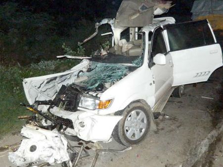 நாமக்கல்: மணல் லாரி, கார் மோதலில் 5 ஐயப்ப பக்தர்கள் பலி