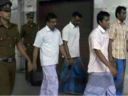 மீனவர்களைக் கூட்டிச் செல்வதில் சண்டை போட்டு நாறிய அதிமுக, பாஜக தலைவர்கள்!