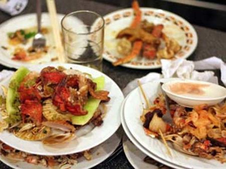 உற்பத்தியாகும் உணவுப் பொருட்களில் 40 சதவீதத்தை வீணடிக்கும் இந்தியா... ஷாக் தகவல்