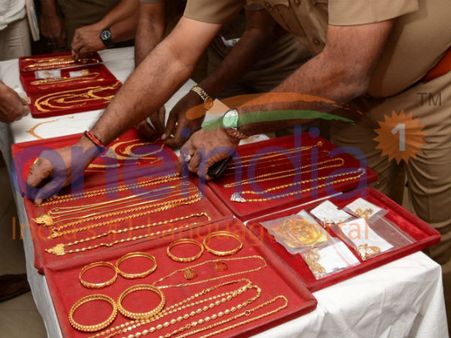 முதியோரிடம் 110 பவுன் நகை பறித்த பலே ஆசாமி கைது