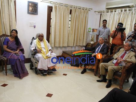 கருணாநிதியுடன் ஐரோப்பிய பிரதிநிதிகள் குழு சந்திப்பு - இலங்கைத் தமிழர் பிரச்சினை குறித்து பேச்சு