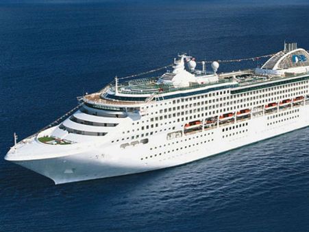 நியூசிலாந்து சொகுசுக்கப்பலில் “காலரா” – 200 பேர் வயிற்றுப் போக்கால் அவதி!