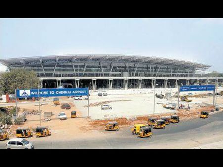30வது முறையாக உடைந்து நொறுங்கிய சென்னை விமான நிலைய கண்ணாடி.. தொடரும்!