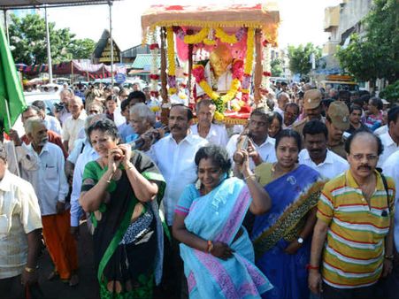 மீனவர் பிரச்சினையில் பாஜகவை இழுக்க இளங்கோவன், வாசனுக்கு 
