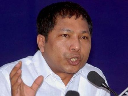 மேகாலயா போராளிகள் 748 பேர் முதல்வர் சங்மா முன்னிலையில் சரண்