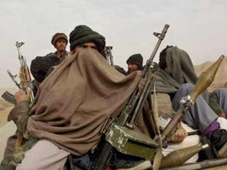 பாக். ராணுவத்தினர் யு.எஸ்.க்கு உதவியதால்தான் 132 பள்ளிக் குழந்தைகள் சுட்டுப் படுகொலை: தலிபான் தளபதி