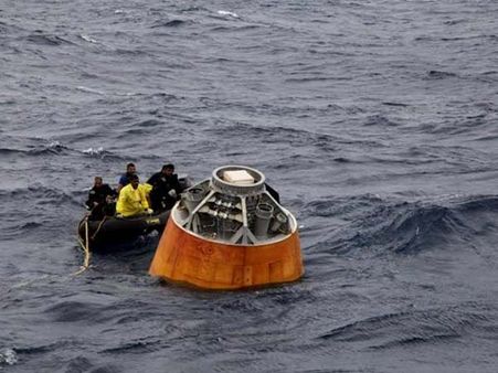 கடலில் விழுந்த ஜிஎஸ்எல்வி ”கேர்” – கடற்படை மீட்டு இஸ்ரோவிடம் ஒப்படைத்தது!