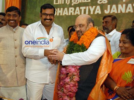 திமுகவில் இருந்து விலகி பாஜகவில் இணைந்தார் நடிகர் நெப்போலியன்