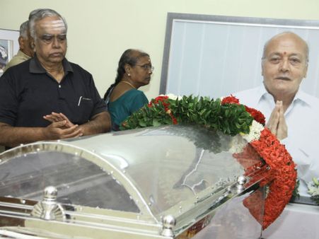 விகடன் தலைவர் பாலசுப்ரமணியன் உடல் மருத்துவமனையில் ஒப்படைப்பு