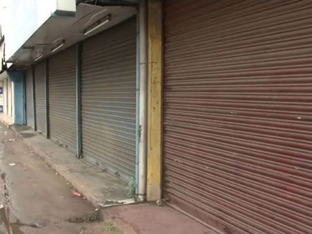 சுனாமி நினைவு தினம்: வேளாங்கண்ணியில் 1000க்கும் மேற்பட்ட கடைகள் அடைப்பு