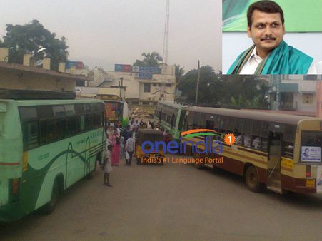 போக்குவரத்து அமைச்சரின் மாவட்டத்திலேயே ஸ்தம்பித்த பஸ் போக்குவரத்து.. மக்கள் கடும் அதிருப்தி