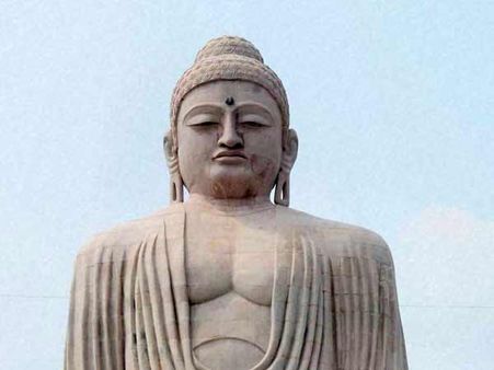 மகாராஷ்டிராவில் 5 லட்சம் பேர் ஒட்டுமொத்தமாக 'தாய் மதமான' புத்த மதத்துக்கு திரும்ப அதிரடி முடிவு!!