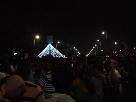 புத்தாண்டு கொண்டாட்டம்: சென்னையில் நடந்த விபத்துக்களில் 64 பேர் காயம்