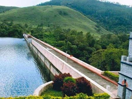 கேரளா அடாவடி: முல்லைப் பெரியாறு அணைக்கு செல்ல முடியாமல் தமிழக அதிகாரிகள் தவிப்பு!