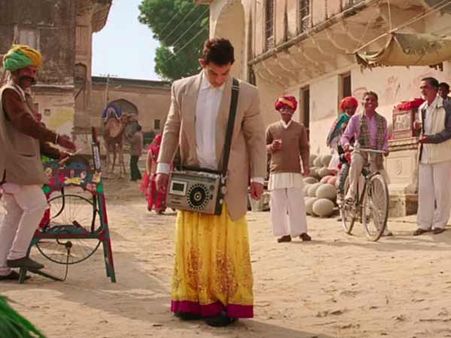 படம் பிடிக்கலையா.. பார்க்காதீங்க!- பீகே படத்துக்கு எதிரான வழக்கில் உச்சநீதிமன்றம் அதிரடி