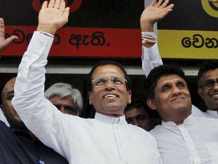 இலங்கையில் அதிபர் தேர்தல் பொது வேட்பாளர் சிறீசேனா பிரசாரத்தில் துப்பாக்கி சூடு - பெண் காயம்