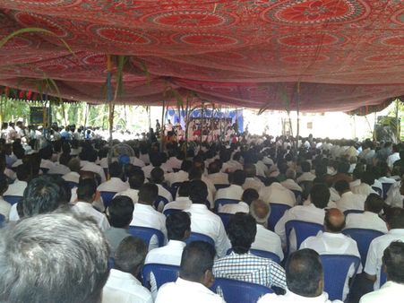 மதுரை நீதிமன்ற வளாகத்தில் 