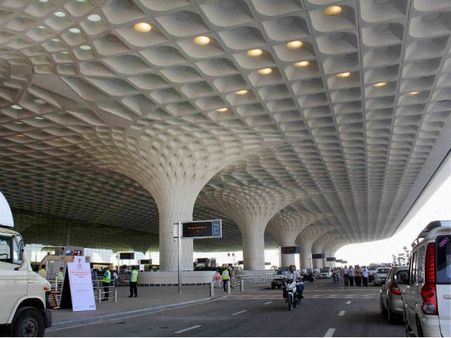 10ம் தேதி ஐஎஸ்ஐஎஸ் தாக்குதல் நடத்தும்: மும்பை ஏர்போர்ட் சுவரில் மிரட்டல்