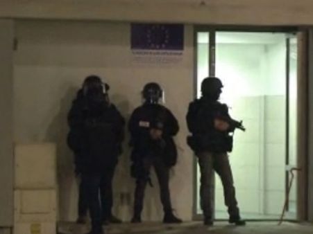 பிரான்ஸ் பத்திரிகை அலுவலக தாக்குதல்: தீவிரவாதிகளுக்கு ரூ.51 கோடி பரிசு அறிவித்த பி.எஸ்.பி எம்.எல்.ஏ