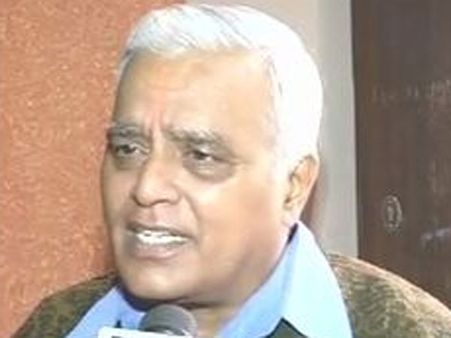 சிறிசேனாவிடம் மோடியைப் பார்க்கிறேன்... ராஜகோபாலன்