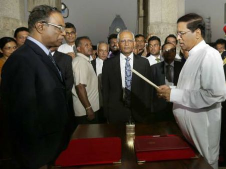 இலங்கை அதிபர் தேர்தல்: ராஜபக்சே படுதோல்வி - மைத்ரிபால அதிபரானார் - பிரதமரானார் ரணில்!