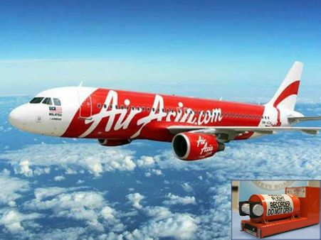 கடலில் விழுந்த ஏர்ஏசியாவின் மற்றொரு கருப்பு பெட்டியும் மீட்பு