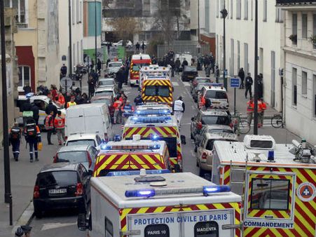 சார்லி ஹெப்டோ வழக்கை விசாரித்த போலீஸ் உயர் அதிகாரி துப்பாக்கியால் சுட்டு தற்கொலை