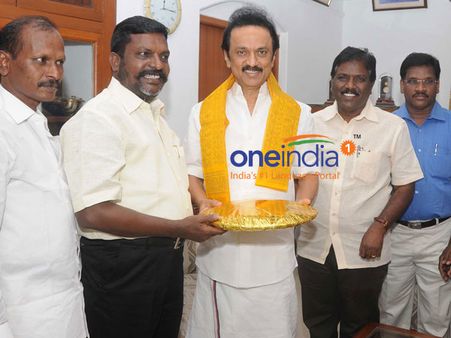 வேட்பாளரை அறிவித்த கையோடு திருமாவளவனுடன் கருணாநிதி, ஸ்டாலின் ஆலோசனை