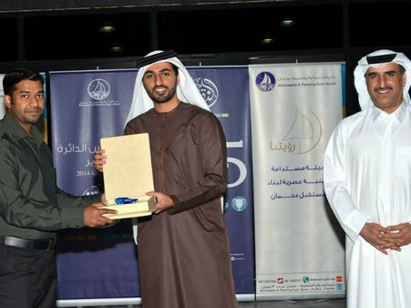 அஜ்மான் முனிசிபாலிட்டியில் பணியாற்றும் 2 தமிழக வாலிபர்களுக்கு பாராட்டு