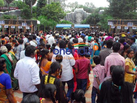 வண்டலூரில் குவிந்த மக்கள் கூட்டம்.. காணும் பொங்கல் உற்சாகம்!