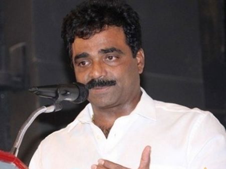 ரஜினி அரசியலுக்கு வருவது நூறு சதவீதம் உறுதி - ராக்லைன் வெங்கடேஷ் பரபரப்பு பேட்டி