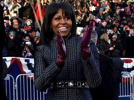 தீப்பெட்டிக்குள் அடங்கும் பட்டுச் சேலையை மிஷல் ஒபாமாவுக்காக நெய்த தெலுங்கானா விஜய்