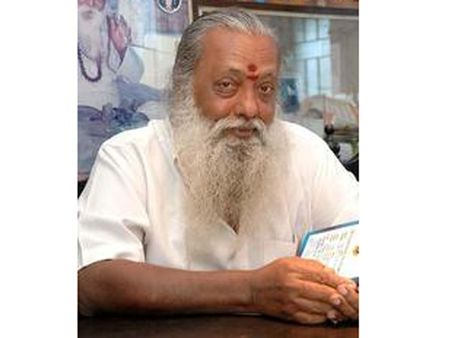 எழுத்தாளர் பாலகுமாரன் மருத்துவமனையில் அனுமதி