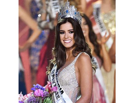 2015ம் ஆண்டின் மிஸ் யுனிவர்ஸ் அழகியாக கொலம்பியா மாணவி தேர்வு!