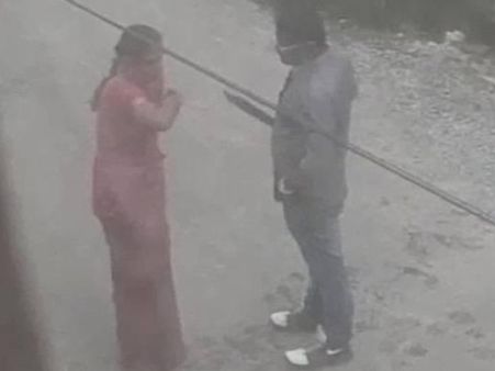 சென்னை ஆசிரியையிடம் கத்திமுனையில் கொள்ளை: நீராவி முருகன் துப்பாக்கி முனையில் கைது