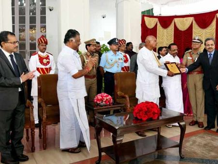 குடியரசு தின அணிவகுப்பில் போலீஸுக்கு முதல் பரிசு... கலை நிகழ்ச்சிகளில் ஜெயின் கல்லூரி நம்பர் 1!
