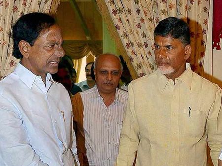 நதியோரம் தலைநகரம் அமைந்தால் நல்லாத்தான் இருக்கும்- நாயுடுவுக்கு வாழ்த்து சொன்ன கே.சி.ஆர்