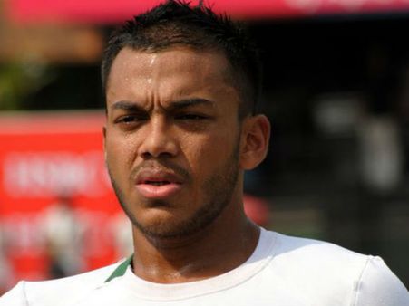 கடற்படையிலிருந்து ராஜபக்சே மகன் யோஷித ராஜினாமா செய்ய அனுமதி மறுப்பு!