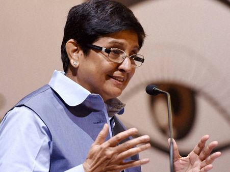 இந்திரா காந்தி காரை நான் அப்புறப்படுத்தவில்லை.. கிரண் பேடி