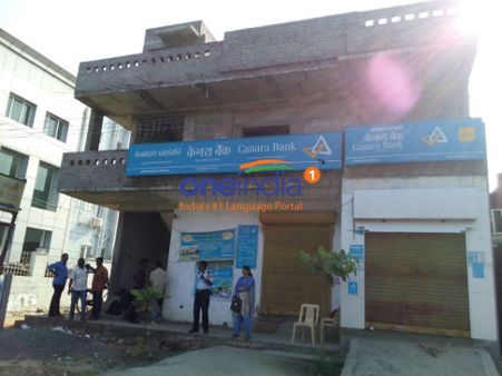 அசந்து தூங்கிய காவலாளி… ஏ.டி.எம் இயந்திரத்தில் ரூ.21 லட்சத்தை அபேஸ் செய்த கொள்ளையர்கள்