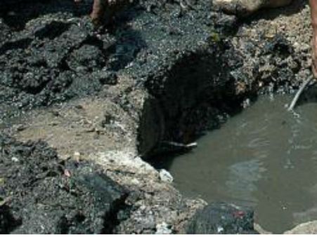 சென்னை கறிக்கடை சாக்கடையில் தவறி விழுந்த 5 வயது சிறுவன் உயிருடன் மீட்பு... கடைக்கு சீல்!