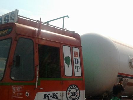 காஸ் டேங்கர் லாரி உரிமையாளர்களுடன் அரசு நடத்திய பேச்சுவார்த்தை தோல்வி! ஸ்டிரைக் தொடருகிறது