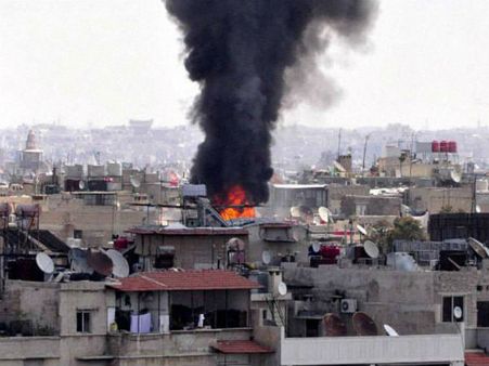 சிரியாவில் கிளர்ச்சியாளர்களை கொன்று குவித்த விமானப்படை: 82 பேர் பலி