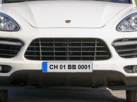 மனைவிக்கான கிப்ட் காருக்கான பேன்சி நம்பருக்காக ரூ.8.75 லட்சம் செலவு செய்த கோடீஸ்வரர்!