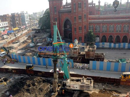 சட்டக் கல்லூரியை இடமாற்றக் கூடாது – தமிழக ஆளுநரிடம் சட்டக் கல்லூரி மாணவர்கள் மனு!