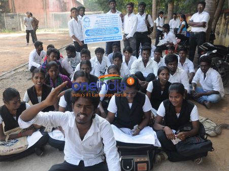 ஒரு வாரமாக தொடரும் சட்டக் கல்லூரி போராட்டம்– 7 நாட்களாக இழுத்து மூடப்பட்டுள்ள கல்லூரி!