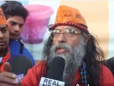 காந்தியைக் கொன்றது போல கெஜ்ரிவாலையும் சுட்டுக் கொல்வோம்... 373 ஓட்டு வாங்கிய சாமியாரின் பேச்சு!