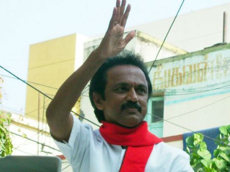 எத்தனை எத்தனை ஊழல்.. லேப்டாப்பைக் கூட விடவில்லை இந்த அதிமுக அரசு... மு.க.ஸ்டாலின் விளாசல்