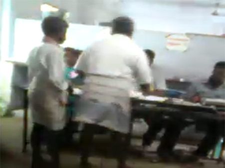 355 பேரின் கண்காணிப்பில் நல்லபடியாக நடந்து முடிந்த ஸ்ரீரங்கம் இடைத்தேர்தல் வாக்குப் பதிவு